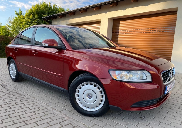 Volvo S40 cena 26900 przebieg: 126471, rok produkcji 2010 z Rawicz małe 781